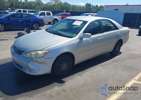 2005 Toyota Camry Le from USA, damaged, VIN 4T1BE32K05U586396
